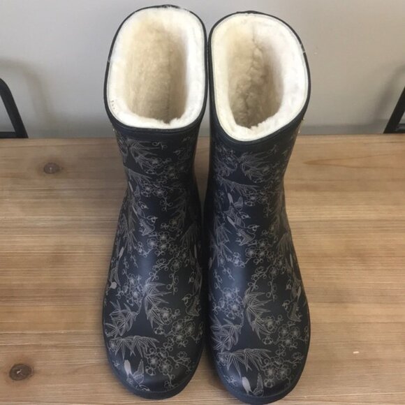 MoovBoot Vintage Orient Mid Calf Winter Boots - Picture 2 of 4